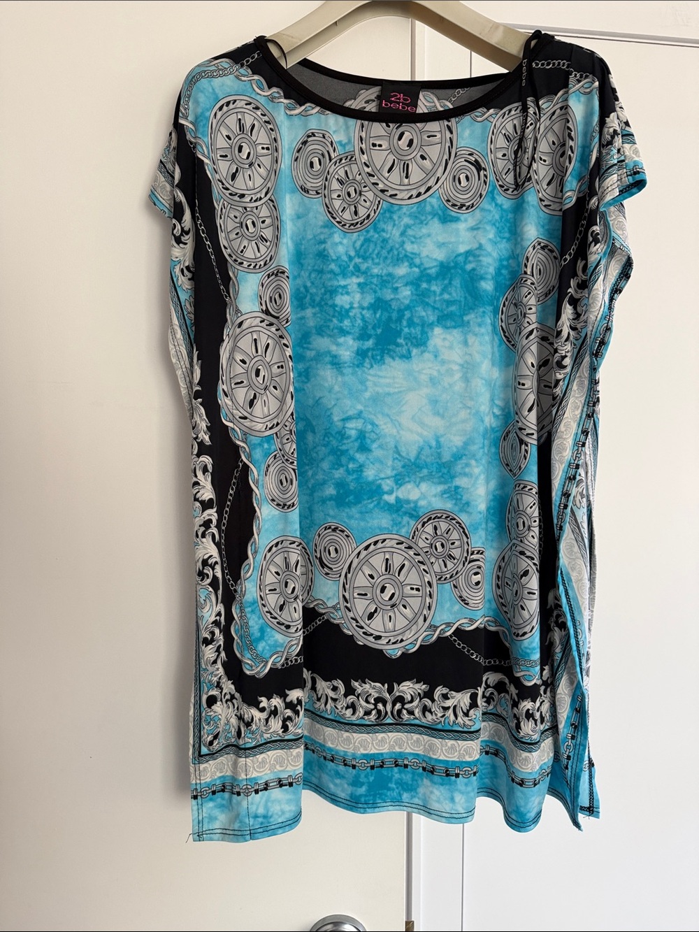2B Bebe Turquoise and Black Patterned Short Sleeve Tunic size S